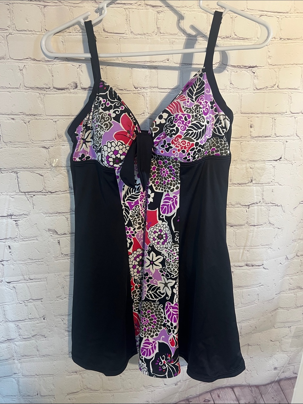 A SHORE FIT one piece bathing suit. Size 14. Adjustable Straps. Exc condition.
